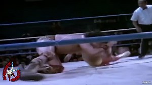 De la película El Mofles en la lucha libre, este extracto donde aparece un luchador llamado Tarzan, que enfrenta al Príncipe Maya, hermano de Canek, protagonista de la cinta. Estamos seguros que todos ustedes saben quien interpretó a Tarzan, lo curioso es que al momento de grabar este filme, este gladiador utilizaba máscara y no le importó mostrar su rostro en la película. | El Martinete Sinaloa
