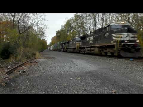 Norfolk Southern trains at Lansdown road