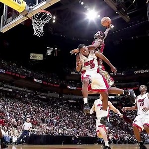 LeBron’s 2005 Dunk at Just 20 Years Old 😱🏀