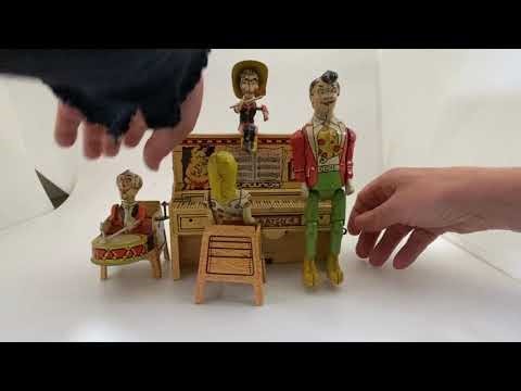 Lot 58: Li'l Abner Dogpatch Band Toy