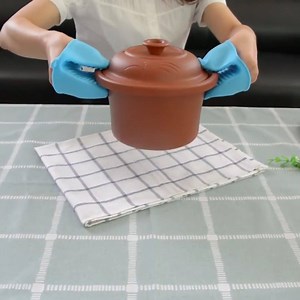 Protect your hands and enjoy food freely! Check the helpful tool now: http://bit.ly/31Hkgub Download the app now: Android: https://app.adjust.com/k4ppvc6 IOS: https://app.adjust.com/vs0u3hl | Club Factory