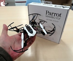 Swift Playgroundsを使って、Parrotのドローン「Parrot Mambo Fly Drone」をプログラミングで飛ばす | アクセサリ | Mac OTAKARA