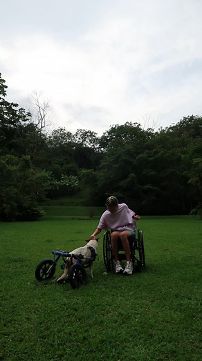 Makayla Noble | I made a new best friend today 🥹😭 @landsinlove_tierrasenamor | Instagram