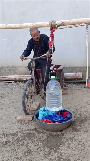 Funny Brother Wang, washing machine! #funny village comedy video