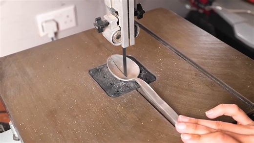 From spoon to chic jewelry: A stunning transformation