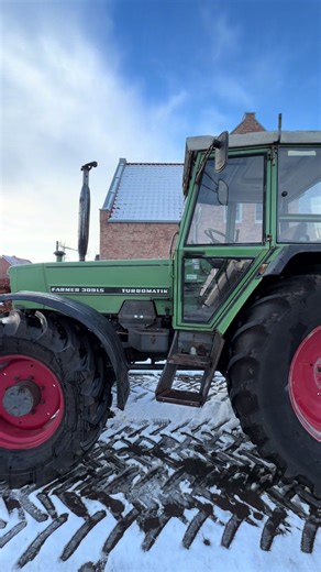 Fendt 309 LSA: The Ultimate Farming Machine in Action