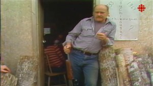 En 1969, le gouvernement expropriait 1200 personnes pour former le parc national Kouchibouguac. Jackie Vautour a toujours refusé de quitter sa terre. Il est devenu un symbole de résistance. À l'âge de 92 ans, il a rendu l'âme dimanche. Voici un retour sur les événements de la création du parc diffusé en 2008. | Notre texte : http://rc.ca/RsGZD6 | Téléjournal Acadie