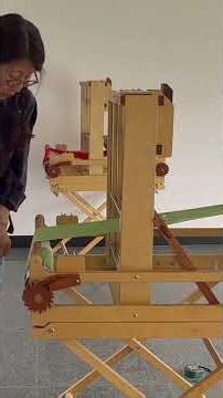 Warping the 4 shaft loom. #weaving #warping #4shaftloom #4shaftweaving #handweaving #handweave
