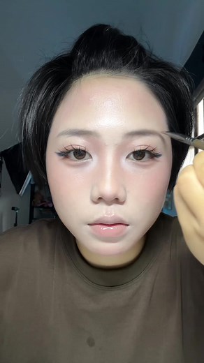 Son neutral bợt cho da ngăm: chọn & phối màu chuẩn