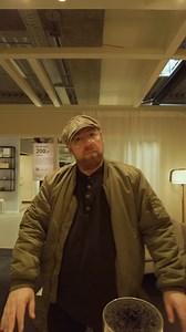 13K views · 960 reactions | Gib mir deine Mutter, gib mir gib mir deine Mutter! Meine neue Single „Nachts um halb drei“ aus meinem neuen Album „Der mit der Box tanzt“ kommt am 27.12.24落 #neuesingle #mutter #nachts #musik #pop #sänger Video @lennywestend Idee: @makeupartist_juliapabst | RAMI HATTAB | Facebook