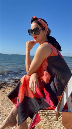 Bold hibiscus blooms meet effortless elegance in the ‘Star Appeal’ dress. Crafted in breathable ‘Bloom Town’ linen, this sleek shift silhouette with side splits brings relaxed resort polish from AM to PM.⁠ ⁠ ⁠ SUMMER Collection⁠ ⁠ https://www.trelisecooperonline.com/collections/curate ⁠ ⁠ #curatebytrelisecooper#trelisecooper#Trelisesummer #JustLanded #SummerInStyle#newin⁠#summerfashion #ootd #womensfashion #womenswear #newarrivals #newseason #springtime #outfitoftheday #styleinspo #musthave #ins