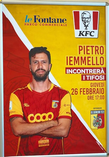 Pietro lemmello incontra i tifosi al KFC: selfie,autografi e passione giallorossa. Noi di LT Web c'eravamo. Guarda il video #pietroiemmello #catanzarocalcio #kfc #lefontane #uscatanzaro