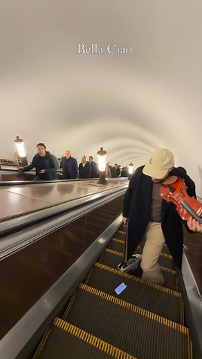 Bella Ciao If you like the music, join me on other platforms and support my work with donations. Find more music in telegram! Links are in the profile. #violin #violinmusic #violinist #music #fyp #violincover #livemusic #demidov #alexanderdemidov | demidovru