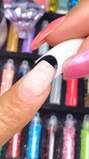 How to: Gel Nails with tips at home 💅🏽Nails are a girls bestfriend💅🏽 #nails #gelnails #nailtips #diynails #learnfromme