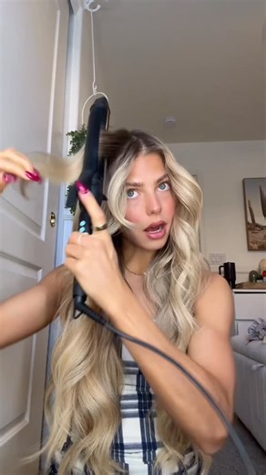 addi stringfellow on Instagram: "CURL TUTORIAL 🎀✨ #curl #curlingtutorial #curlingiron #howtocurlyourhair #wavetutorial @bioionic"