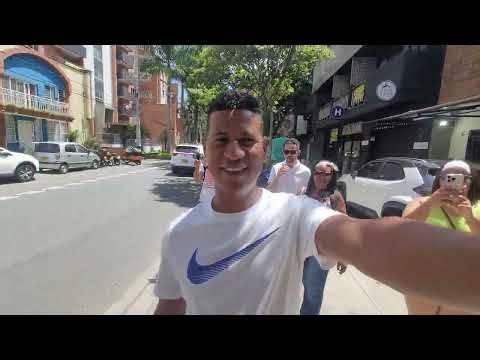 LAURELES MEDELLÍN COLOMBIA | Caminado por sus calles.