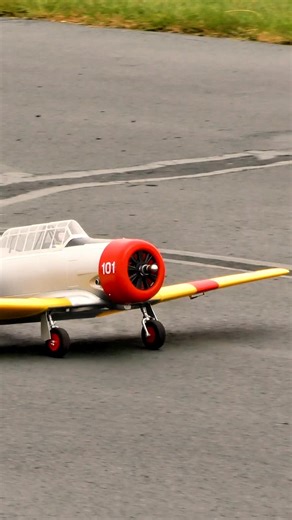 The most capable and easiest to fly scale replica of the Texan has landed! 🚨 The E-flite SNJ-5/AT-6 Texan 1.5m is now IN STOCK and ready for intermediate to advanced warbird pilots! Available now at your local hobby shop or at https://horizonhobby.cc/SNJ5AT6Texan #HorizonHobby #EfliteRC #SNJ5 #AT6 #RadioControl | Horizon Hobby