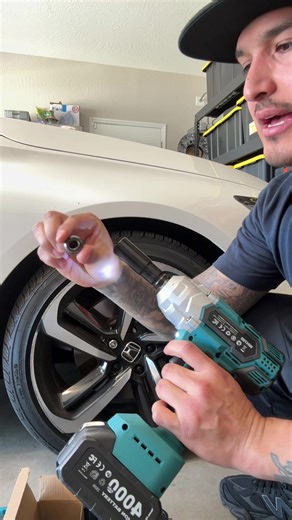 Seesii came through with this powerful cordless impact wrench. For the price and what the case comes with you can’t beat it! I highly recommend this impact it’s a good add on to your tool collection #tools #impact #impactwrench #seesii #fyp