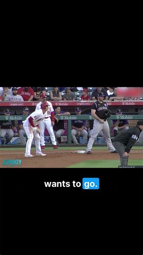 Ohtani vs. The Pickoff King! Is this genius strategy or pure fear?