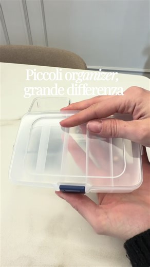 Piccoli organizer, grande differenza ✨ Addio forcine sparse nei cassetti! Con questo organizer è tutto in ordine. Queste scatoline sono perfettiper orecchini e bracciali: trovo tutto subito e zero rischio di nodi. #organizer #organizzazione #ordineincasa #homeorganization #organizerlife