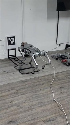 Unitree Go2 - testing ArUco recharge script #unitreerobotics #unitreego2 #programming #robotics