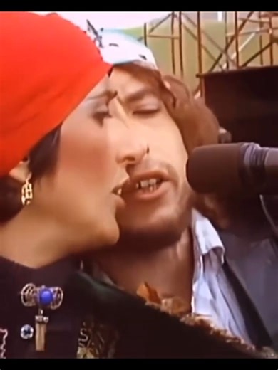 Bob Dylan & Joan Baez "Blowin in the wind" 1978 #bobdylan #JoanBaez ❤️❤️❤️ | Alexandra Hendrix