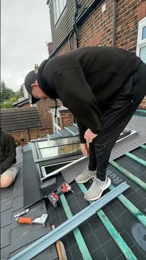Installing a velux window #builder #carpentry #carpenter #roofing #velux #diy #homeimprovement