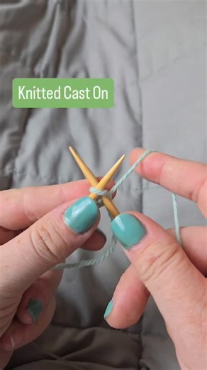 Katie | Knitting & Oils on Instagram: "🧶 Knitted vs. Cabled Cast On! 🧶 Cabled cast on is a variation of knitted cast on. The main difference is where you place the needle to create the new stitch. For knitted cast on the needle goes into the last stitch and for cabled cast on the needle goes between the last two stitches. Save this post to remember the difference!"