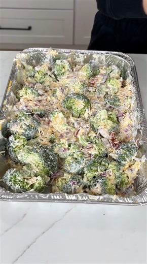 Broccoli salad with homemade dressing – potluck favorite