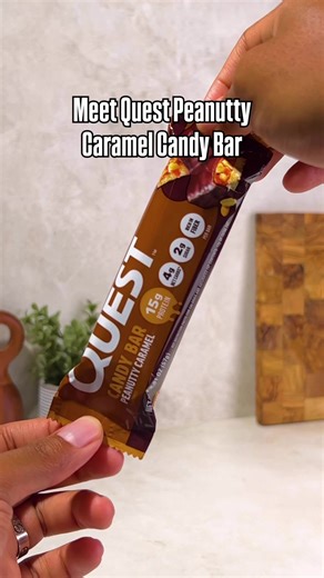 🚨 NEW DROP🚨 Candy bar lovers…this one’s for you 👀 The Quest Peanutty Caramel Candy Bar delivers that classic sweet nutty combo with gooey caramel flavor, roasted peanuts, & chocolatey coating. 👉 15g protein. 4g net carbs. 2g sugar. 13g fiber. Find at Amazon, 7-Eleven, Publix, & QuestNutrition.com #newdrop #questnutrition #proteinbar #highprotein #highfiber