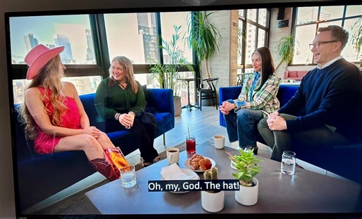 I’m a country girl. #examishgirl #amish #amishwomen #WearWhateverTheFYouWant #makeover #countrygirl | AmishInspiration