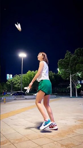 Traditional Chinese Shuttlecock Skills #jianzi