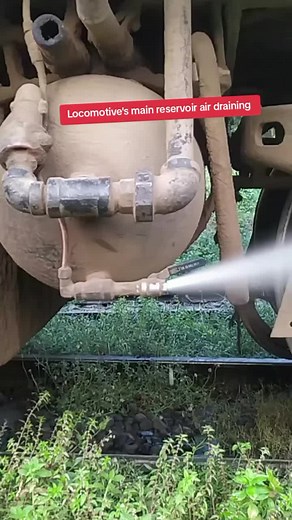 Locomotive's main reservoir air draining #locomotive #air #drain #railway #railfans