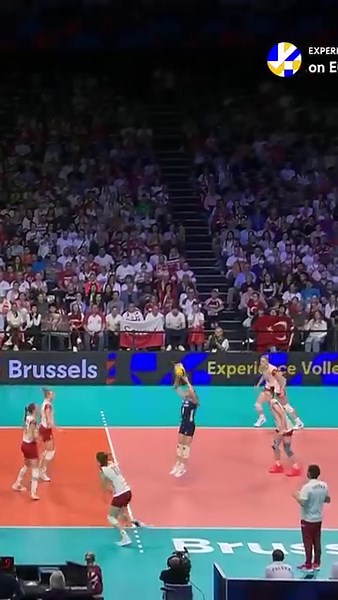 Great blocking performance at the net from Poland⛔💪 #volleyball #europeanvolleyball #eurovolley2023 #eurovolleyw | European Volleyball