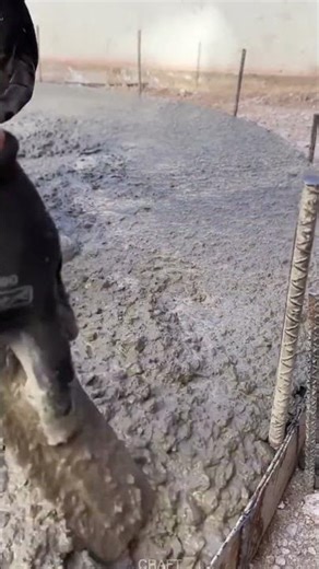 Hand Troweling Cement Slurry: Professional Smoothing Technique