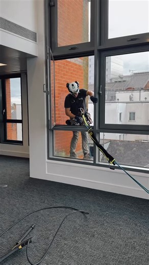 Keeping buildings clean at great heights requires precision, skill, and the right equipment. Using professional power washing, we help restore building facades to their best condition. Thanks to our collaboration with @artofalpine , we can safely reach and clean even the most challenging areas, delivering spotless results. Whether it’s dirt, stains, or weather damage – our team ensures the job is done thoroughly and safely, all while working at height with certified equipment. A perfect mix of t