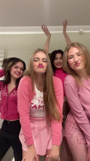 Mean Girls Halloween Costume Ideas and Makeup Tutorial