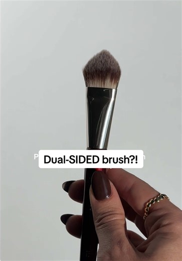 Dual-Sided Concealer Brush: Your Makeup Game Changer