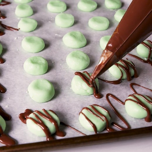 If you love Andes Mints, you'll devour these Chocolate Mint Buttons. Full recipe: http://dlsh.it/HBy91ZL | Delish