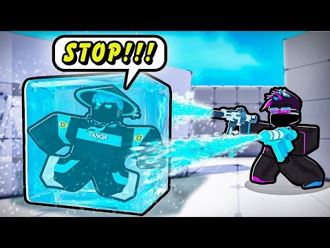 Trolling YOUTUBERS with ANNOYING LOADOUTS in Roblox Rivals!