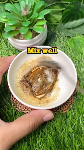 The strongest recipe to moisturize your feet and heal cracks fast #ytshorts