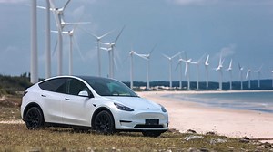 Rumor: Tesla Orders 45 GWh Of CATL's LFP Cells For 800,000 EVs