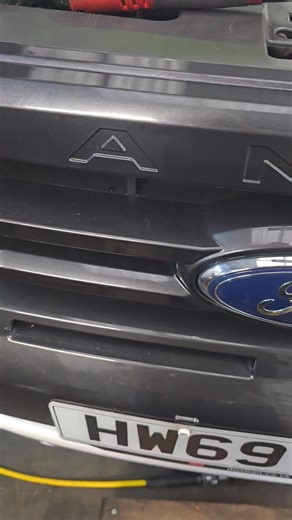 On site in Colne to remove four injectors from a Ford Ranger 69 plate 2L twin turbo engine. I did think I would be in for a quite straightforward job however on arrival one clamp bolt was already snapped and the others not removed, unbelievably All 4 Clamp Bolts snapped I removed the Injectors in one piece without damaging them but the clamp bolts that’s a different matter. The bonnet had to be removed. The first two cylinders were straightforward number three and four. I had to knee on top of t