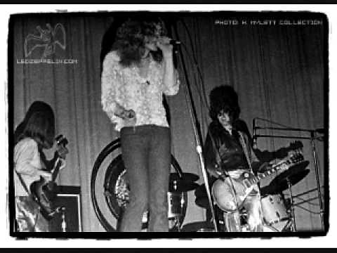 LED ZEPPELIN-LIVE AT BLUEBERRY HILL-"OUT ON THE TILES"