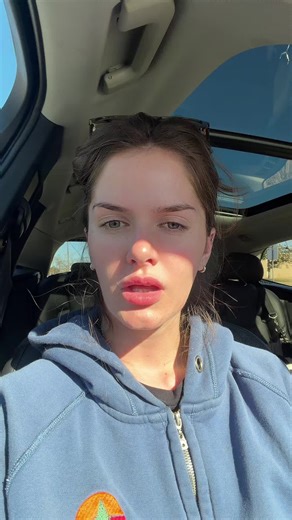 extremely average girl (@coolaveragegirl)’s videos with original sound - extremely average girl