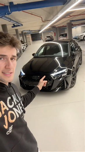 Importwagen.ad | 👉 Audi RS3 Sportback en negre: 400 CV en format compacte i el so més addictiu que Audi ha construït. Motor de cinc cilindres que sona... | Instagram