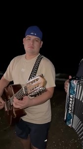 Te mando un beso a través de la luna 🌙 ❤️‍🔥 #sonora #musica #norteño #luna | Ramón Vega Jr