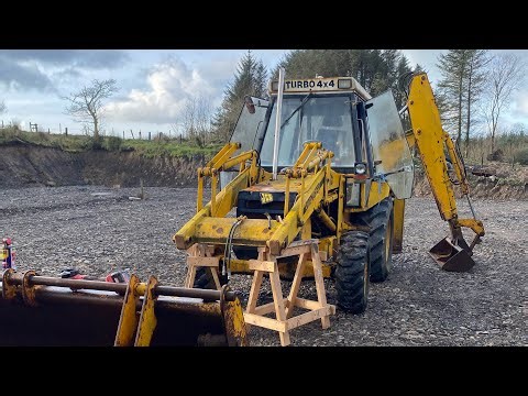 Designing and building a Quick hitch for our JCB 3cx
