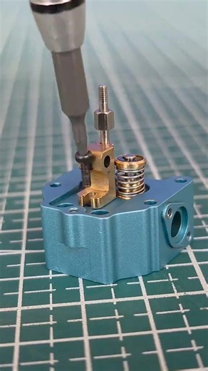 How to Assemble a Miniature Engine Cylinder Head)