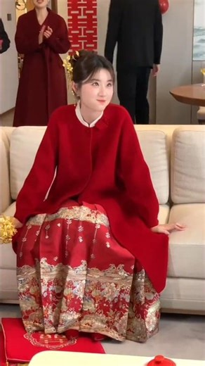 Groom can’t stop laughing — his cross-eyed bride keeps staring at him... twice! #dressess #wedding